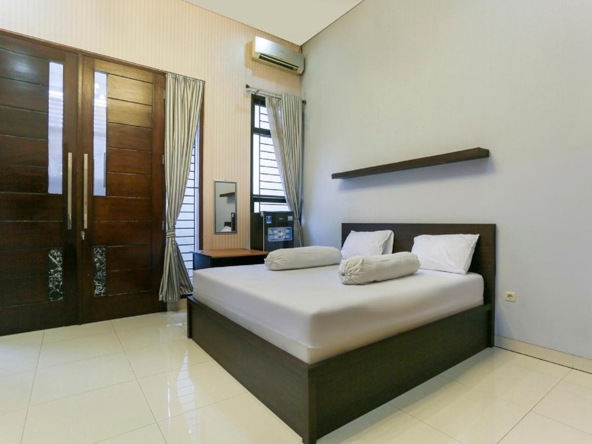 טנגרנג Oyo Life 3520 Indoniaga Palace מראה חיצוני תמונה