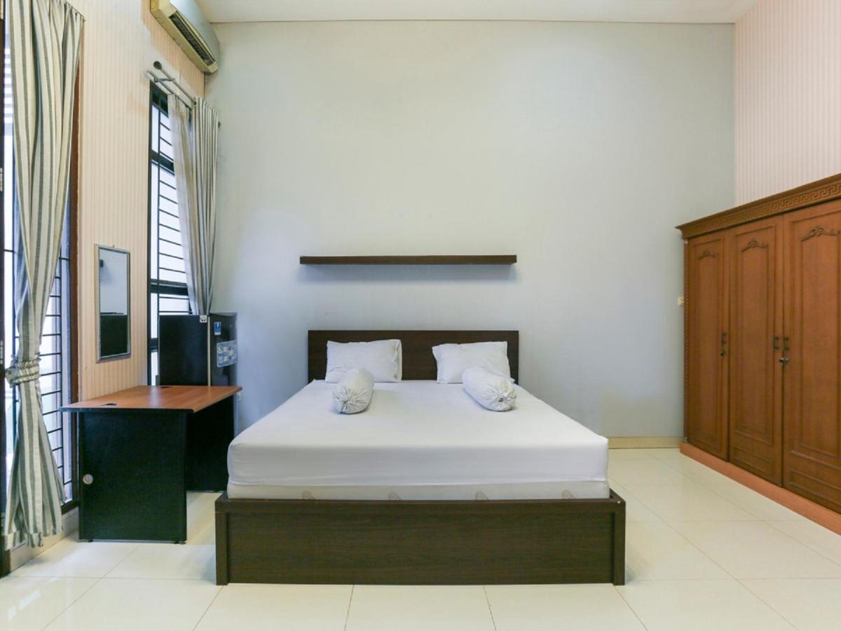 טנגרנג Oyo Life 3520 Indoniaga Palace מראה חיצוני תמונה