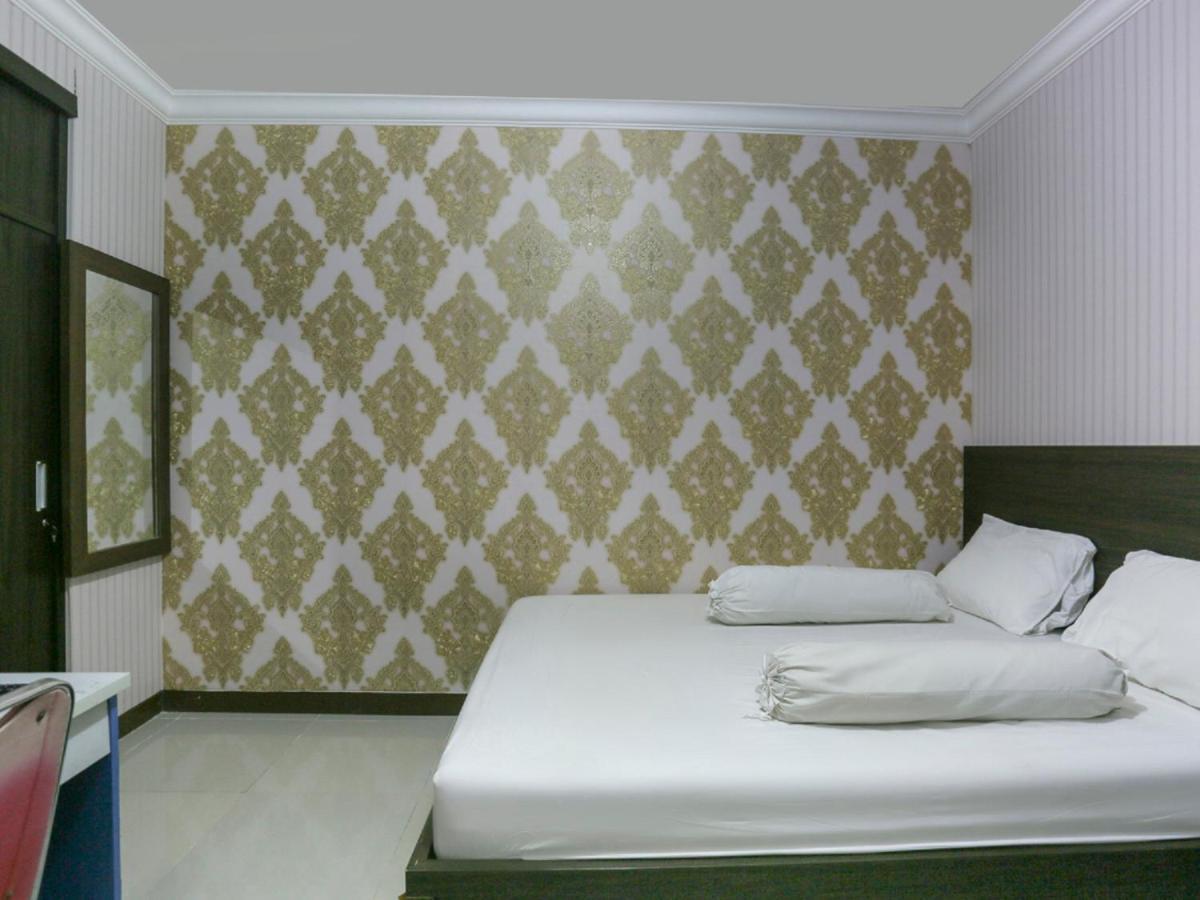 טנגרנג Oyo Life 3520 Indoniaga Palace מראה חיצוני תמונה