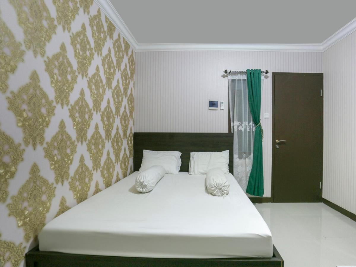 טנגרנג Oyo Life 3520 Indoniaga Palace מראה חיצוני תמונה