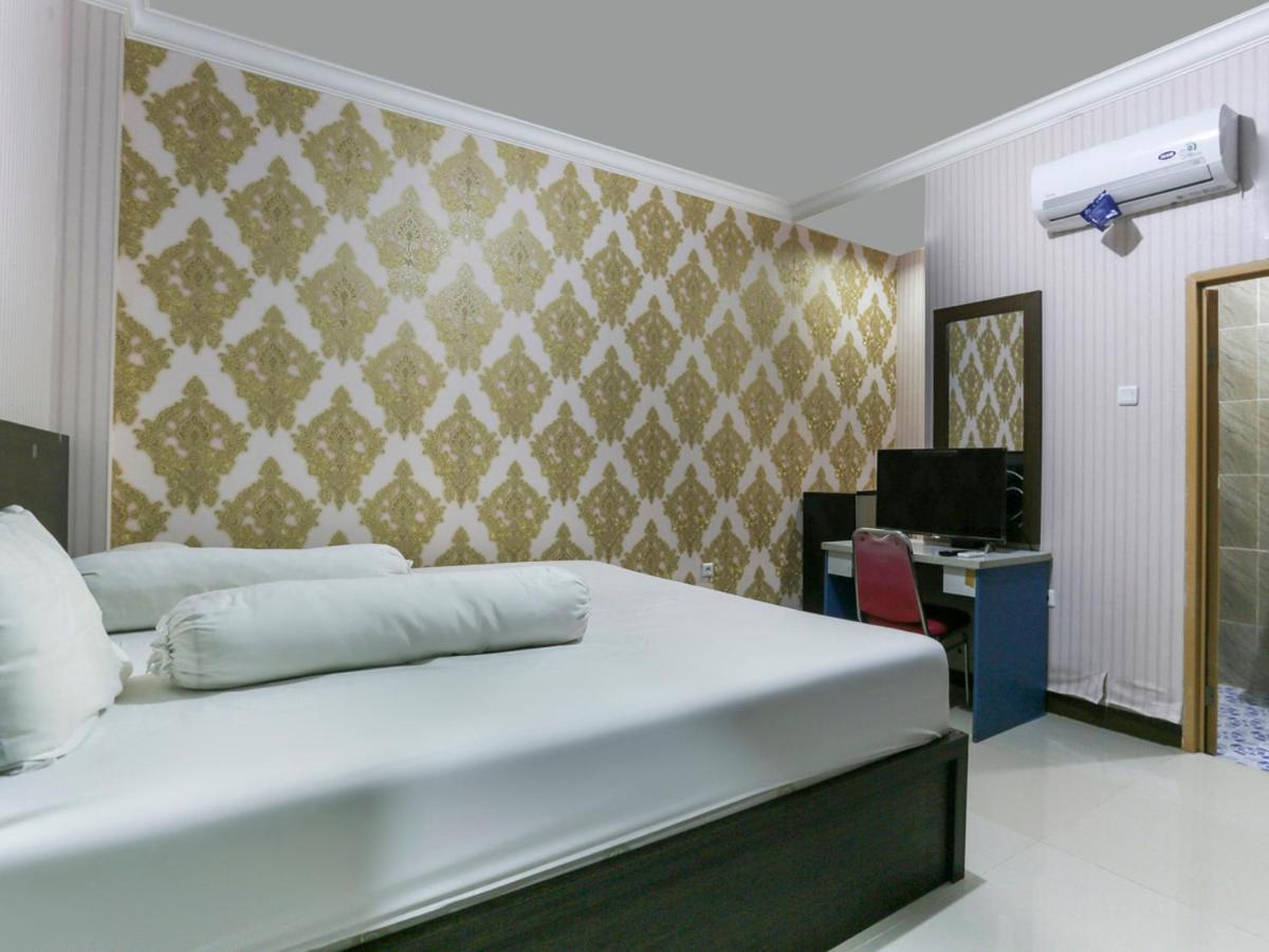 טנגרנג Oyo Life 3520 Indoniaga Palace מראה חיצוני תמונה